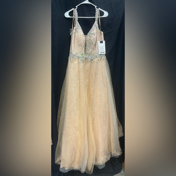 Mac Duggal 65037 NWT Prom Long Plus Size Dress - Picture 4 of 7